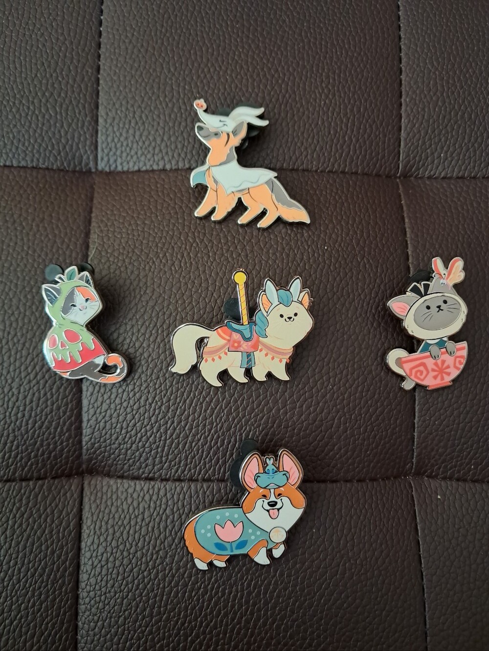 SOLD OUT Disney Halloween Cat & Dog Pins